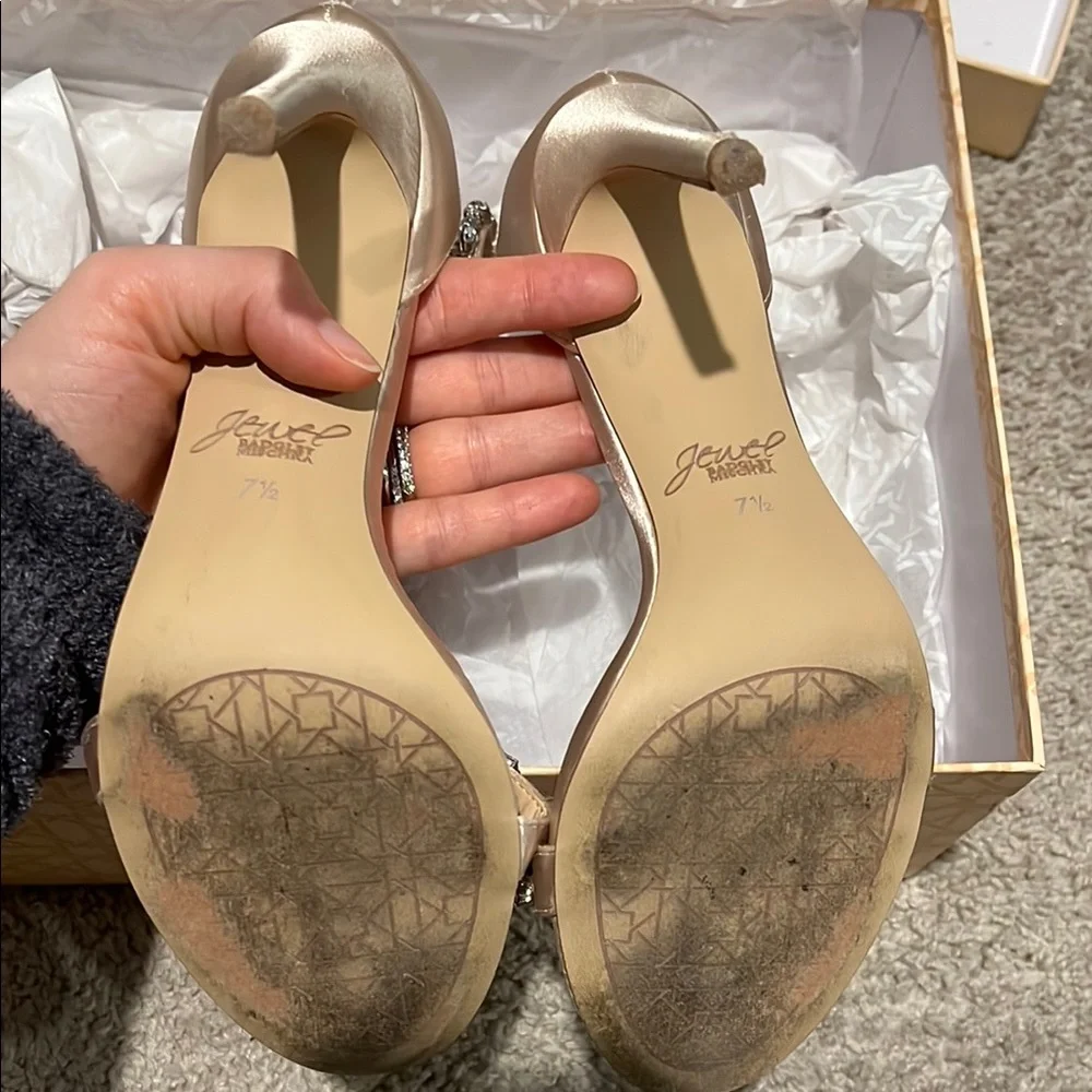 Jewel Badgley Mischka Campbell Sandal - Picture 4 of 8